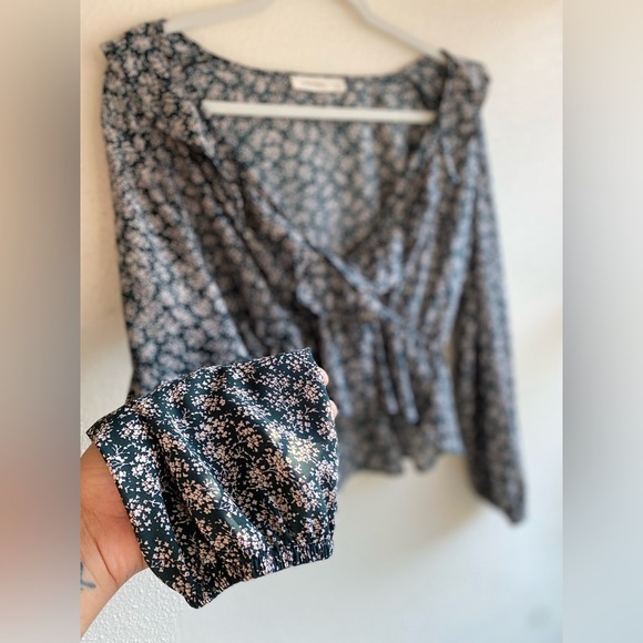 Rokoko Floral Wrap Blouse – Long Sleeve Peplum Top (Small) - Picture 4 of 5